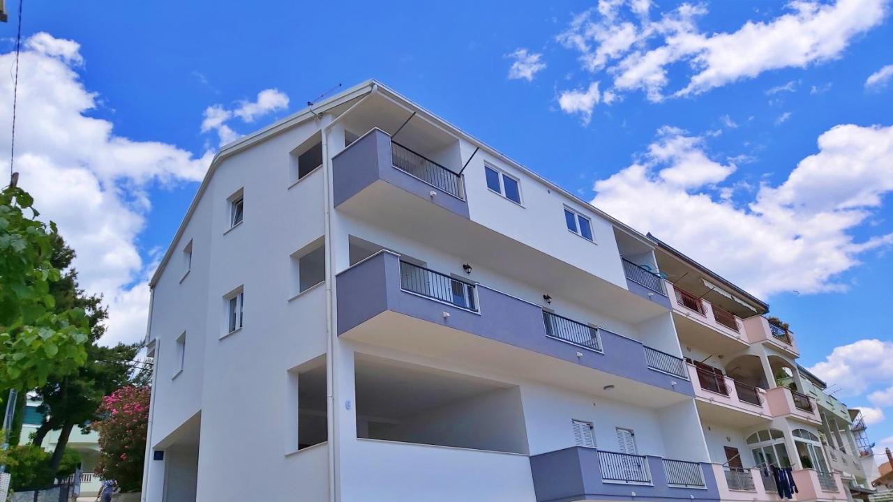 Apartments Zorica ดูเช ภายนอก รูปภาพ