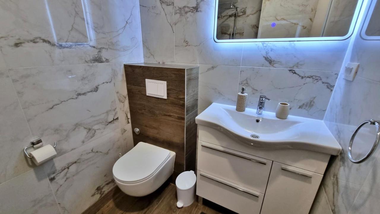 Apartments Zorica ดูเช ภายนอก รูปภาพ